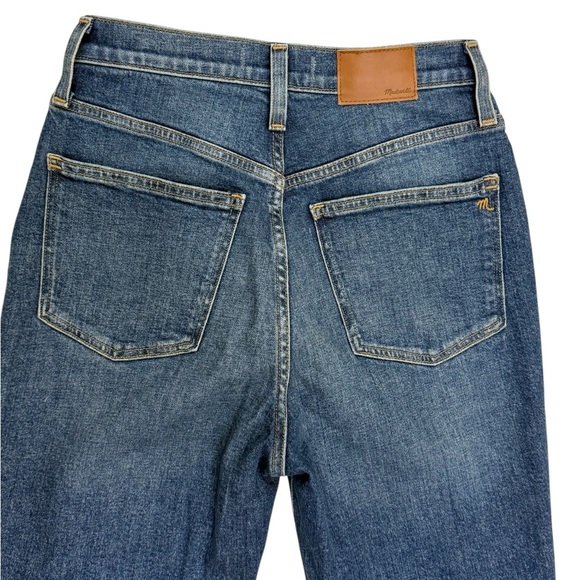 Madewell- The Mom Jean Distressed Blue Jeans Size 26 - Picture 2 of 5